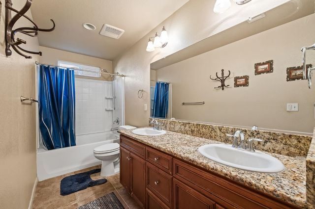 6503 E Dayton Avenue, Fresno, CA 93727