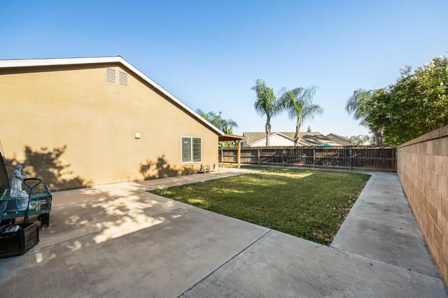 6503 E Dayton Avenue, Fresno, CA 93727