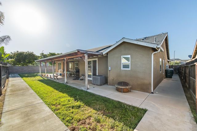 6503 E Dayton Avenue, Fresno, CA 93727