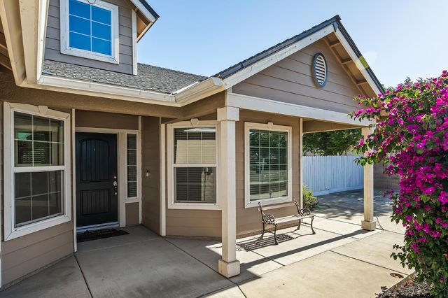 6503 E Dayton Avenue, Fresno, CA 93727