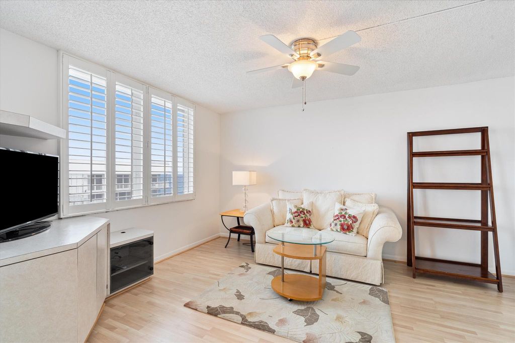 Image 7 of property listing at 3215 S Ocean Boulevard 906, Highland Beach, FL 33487