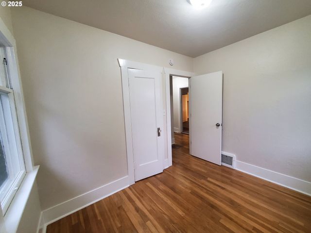122 S 8TH St, St Helens, OR 97051