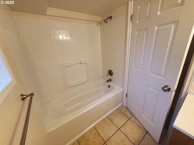 122 S 8TH St, St Helens, OR 97051