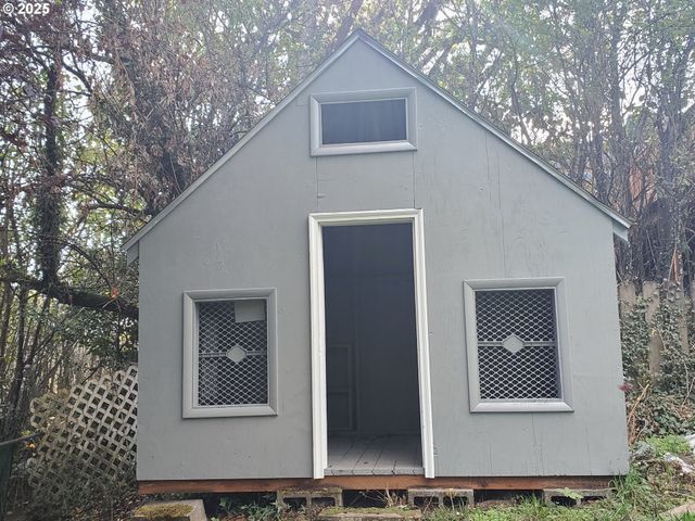 122 S 8TH St, St Helens, OR 97051