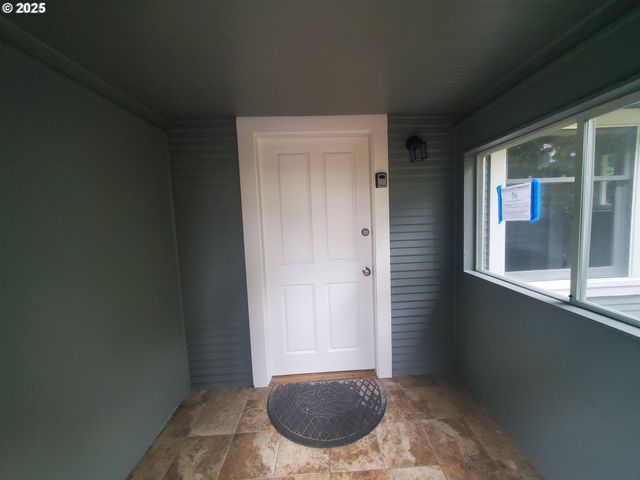 122 S 8TH St, St Helens, OR 97051