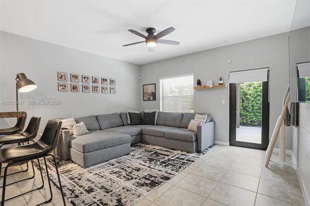16572 SW 43rd Ln, Kendall, FL 33185