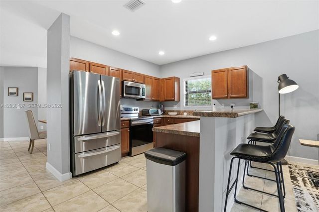 16572 SW 43rd Ln, Kendall, FL 33185