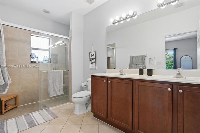 16572 SW 43rd Ln, Kendall, FL 33185