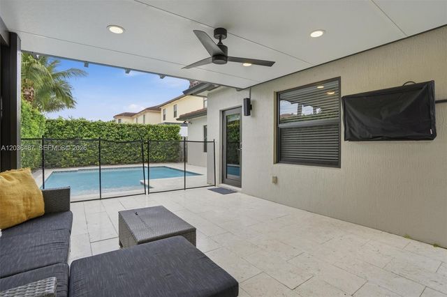 16572 SW 43rd Ln, Kendall, FL 33185