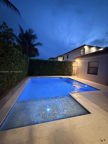 16572 SW 43rd Ln, Kendall, FL 33185