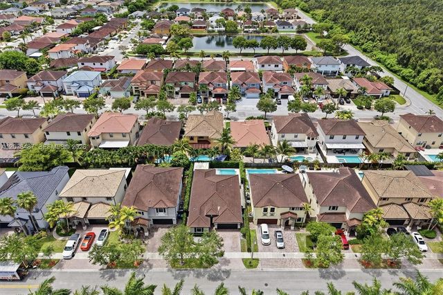 16572 SW 43rd Ln, Kendall, FL 33185