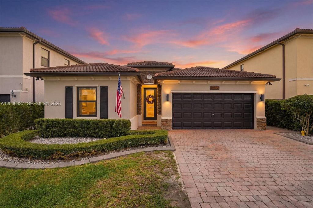 16572 SW 43rd Ln, Kendall, FL 33185