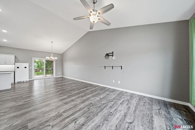 6121 S 97 Street, Lincoln, NE 68526