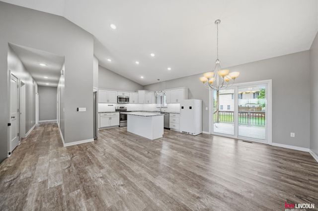 6121 S 97 Street, Lincoln, NE 68526