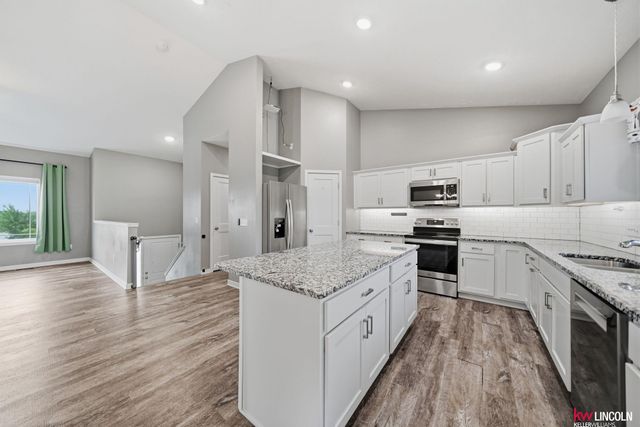 6121 S 97 Street, Lincoln, NE 68526