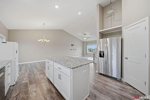 6121 S 97 Street, Lincoln, NE 68526