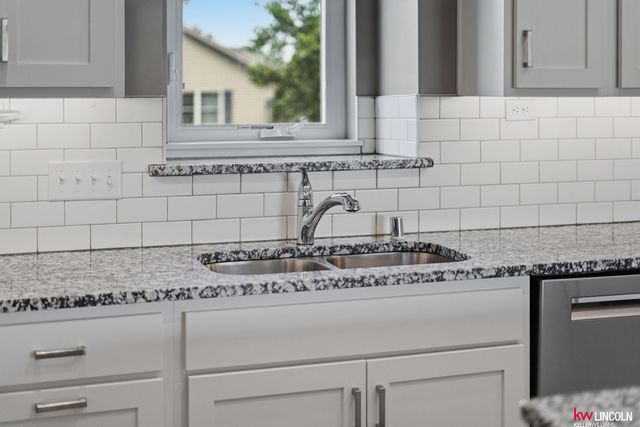 6121 S 97 Street, Lincoln, NE 68526
