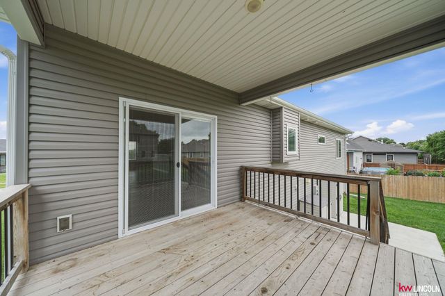 6121 S 97 Street, Lincoln, NE 68526
