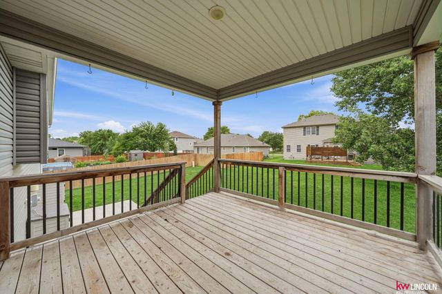 6121 S 97 Street, Lincoln, NE 68526