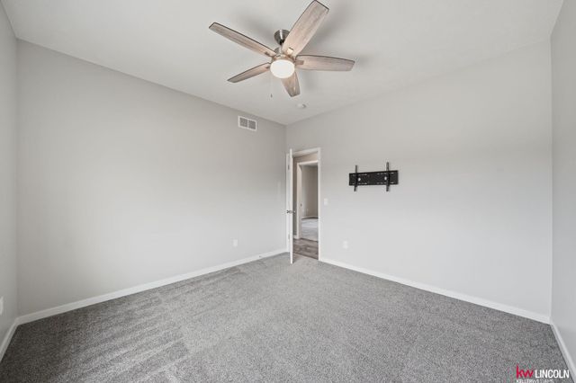 6121 S 97 Street, Lincoln, NE 68526