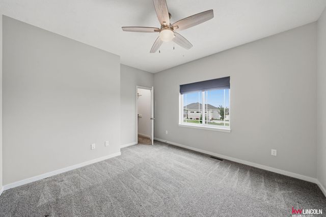 6121 S 97 Street, Lincoln, NE 68526