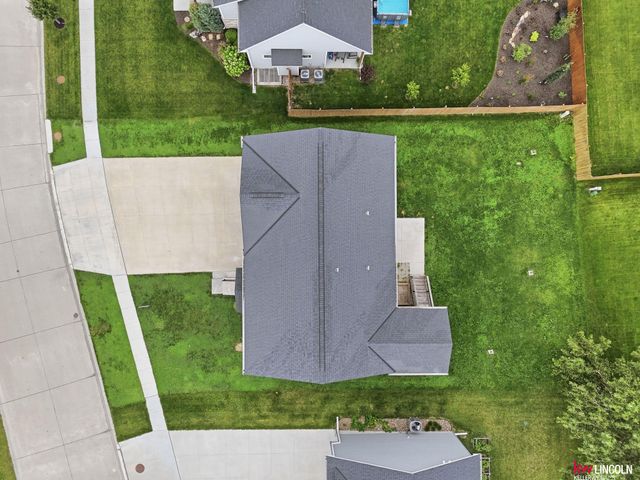 6121 S 97 Street, Lincoln, NE 68526