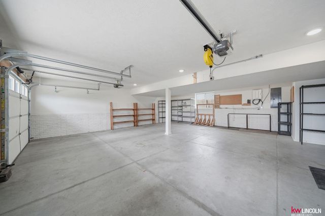6121 S 97 Street, Lincoln, NE 68526