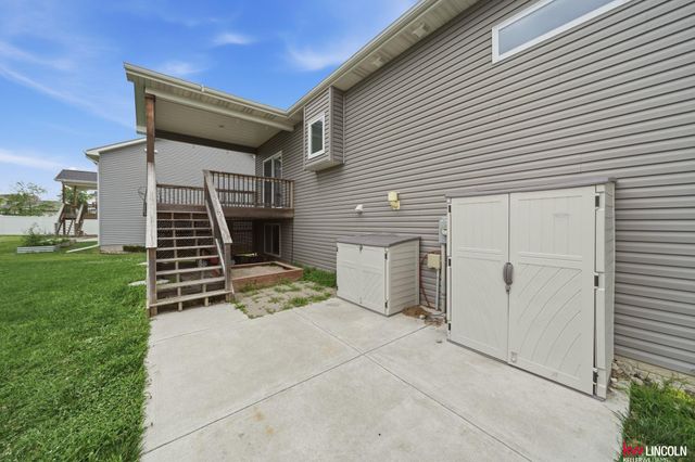 6121 S 97 Street, Lincoln, NE 68526