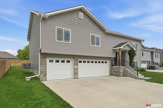 6121 S 97 Street, Lincoln, NE 68526