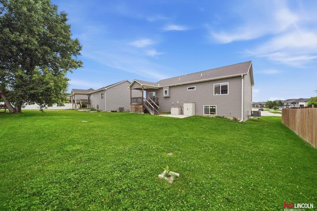 6121 S 97 Street, Lincoln, NE 68526