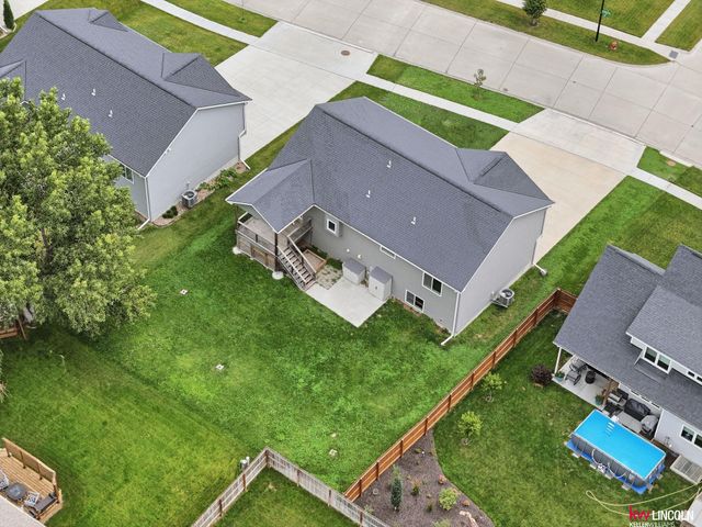 6121 S 97 Street, Lincoln, NE 68526
