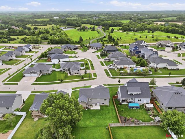 6121 S 97 Street, Lincoln, NE 68526