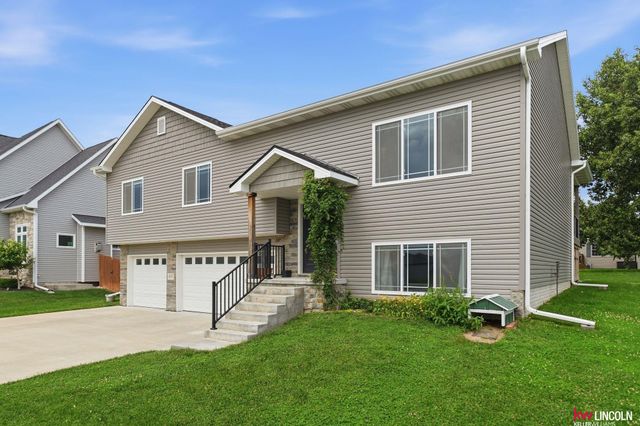 6121 S 97 Street, Lincoln, NE 68526
