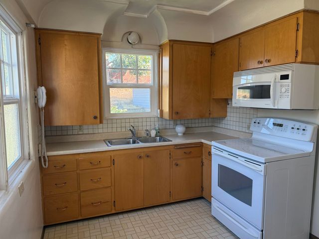 2918 W LONGFELLOW Ave, Spokane, WA 99205
