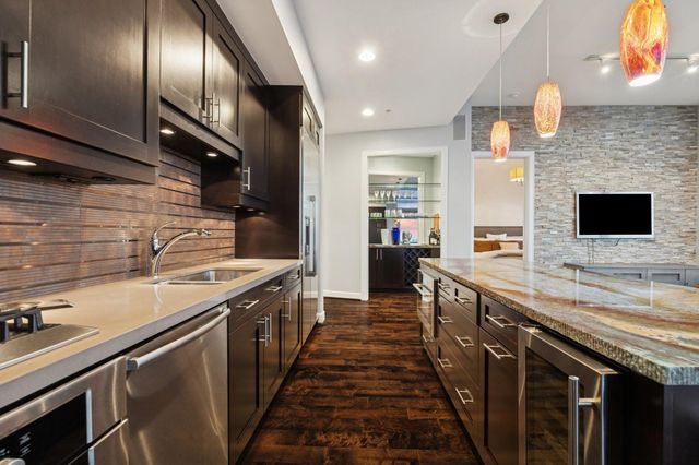 2207 Bancroft Street 1606, Houston, TX 77027
