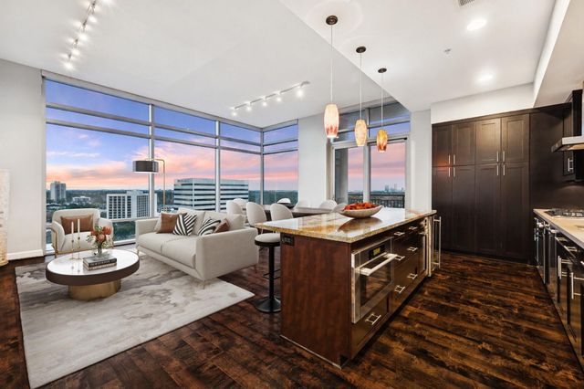 2207 Bancroft Street 1606, Houston, TX 77027
