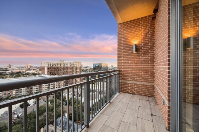 2207 Bancroft Street 1606, Houston, TX 77027