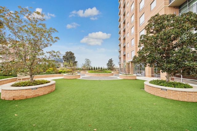 2207 Bancroft Street 1606, Houston, TX 77027