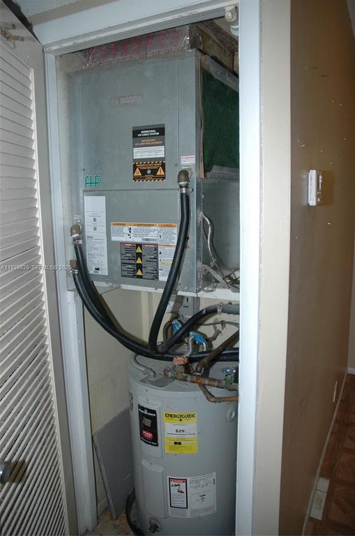 Image 15 of property listing at 5300 Washington St F119, Hollywood, FL 33021