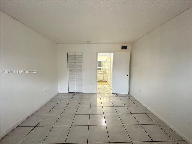 1008 NW 45th Ave 15, Miami, FL 33126