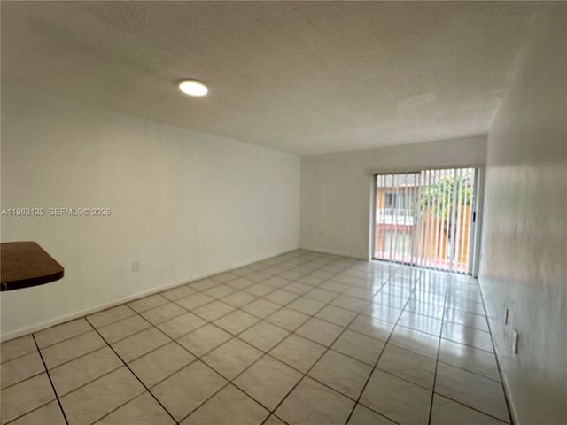 1008 NW 45th Ave 15, Miami, FL 33126