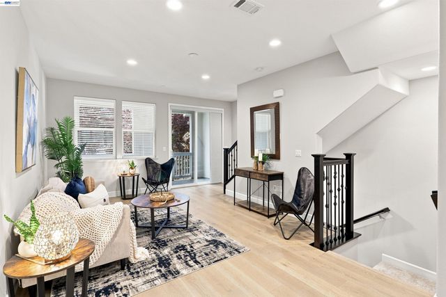 115 Maidenhair Ter, Sunnyvale, CA 94086