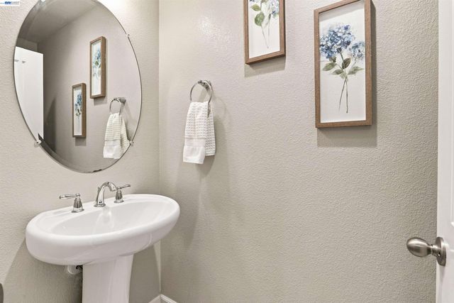 115 Maidenhair Ter, Sunnyvale, CA 94086