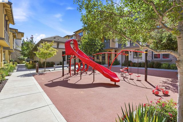 115 Maidenhair Ter, Sunnyvale, CA 94086