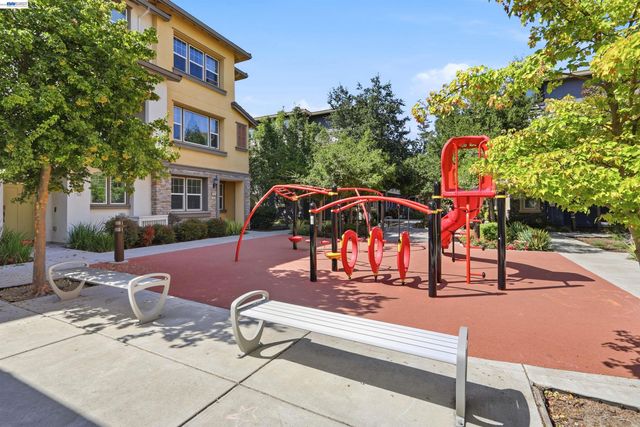 115 Maidenhair Ter, Sunnyvale, CA 94086