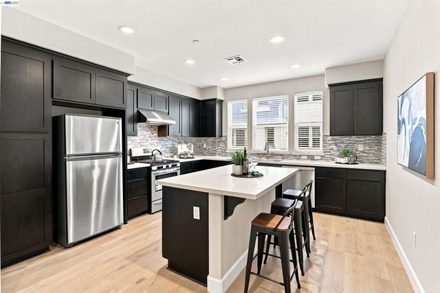 115 Maidenhair Ter, Sunnyvale, CA 94086