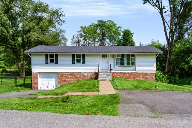 20 Seneca Lane, Milton, NY 12547
