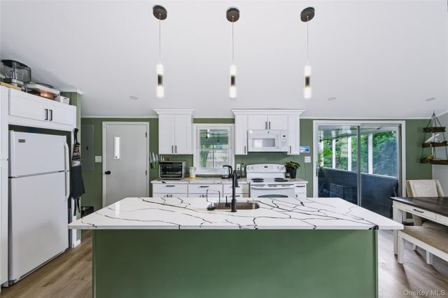 20 Seneca Lane, Milton, NY 12547