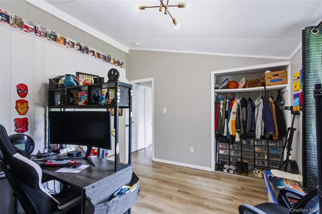 20 Seneca Lane, Milton, NY 12547