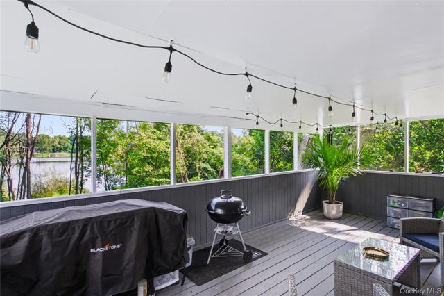 20 Seneca Lane, Milton, NY 12547